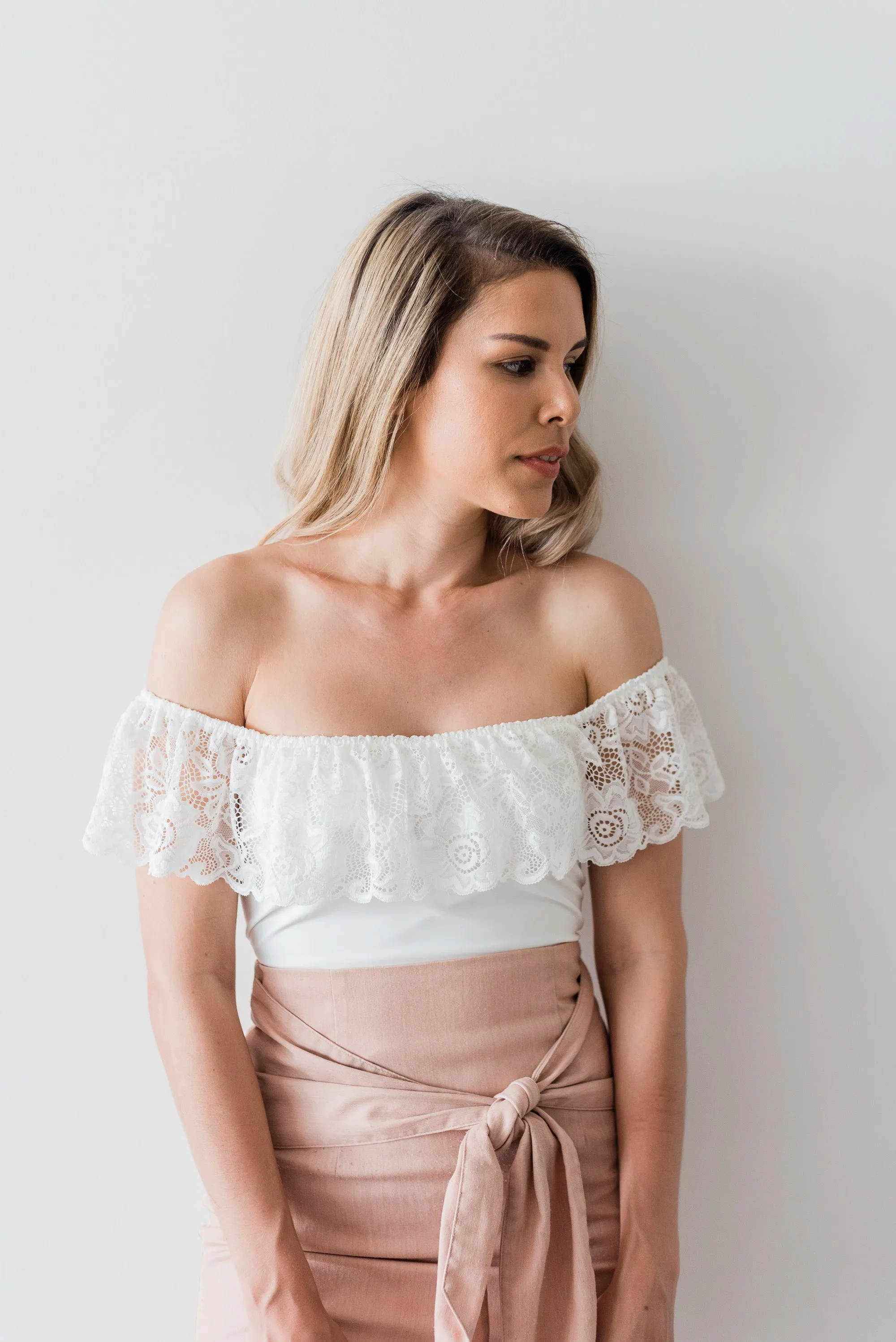 Amoret Ruffle Crop