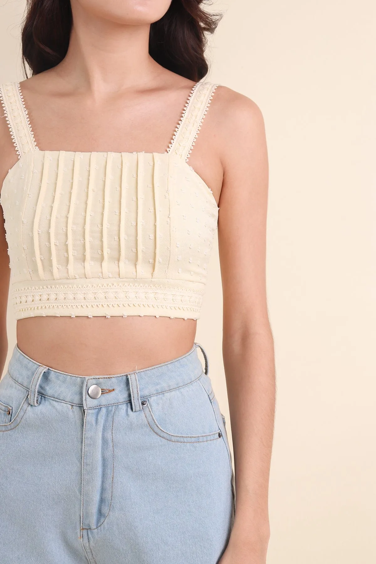 LEYLIA SWISS DOT CROP TOP IN PALE DAFFODIL