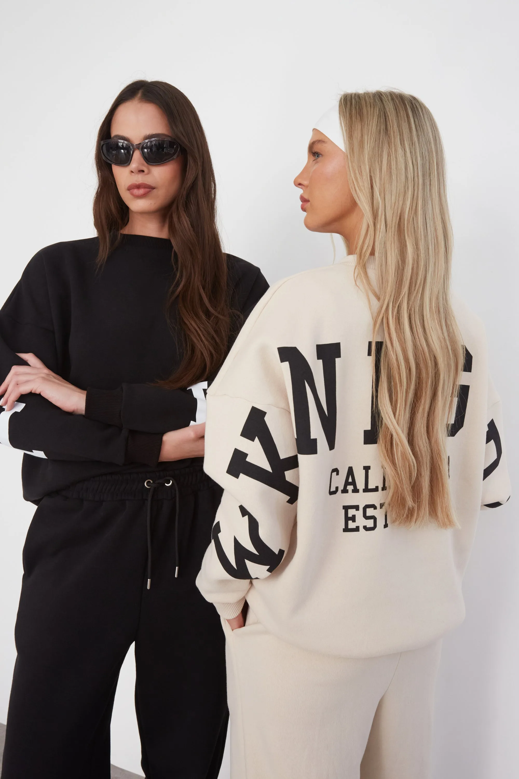 WKND GIRL VARSITY OVERSIZED SWEAT